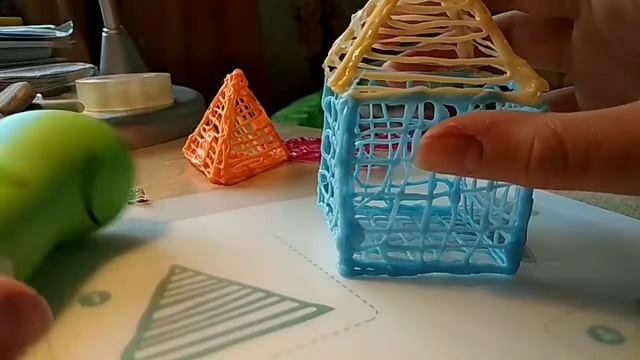 3Д ручка РИСУЮ КРЫШУ ДЛЯ ДОМИКА И ОКНА С ДВЕРЬЮ! ||китайская 3Д ручка|| смотреть онлайн