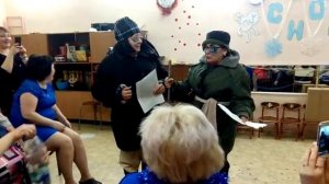 Новогодний корппаротив! Сценка: "Пришли два бомжа!"