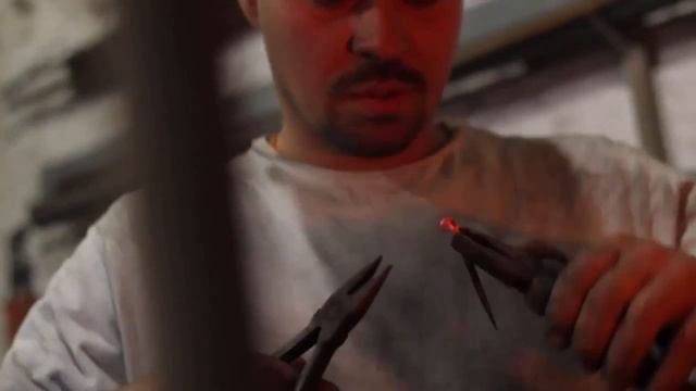 Ручная ковка амулетов и аксессуаров смотреть онлайн