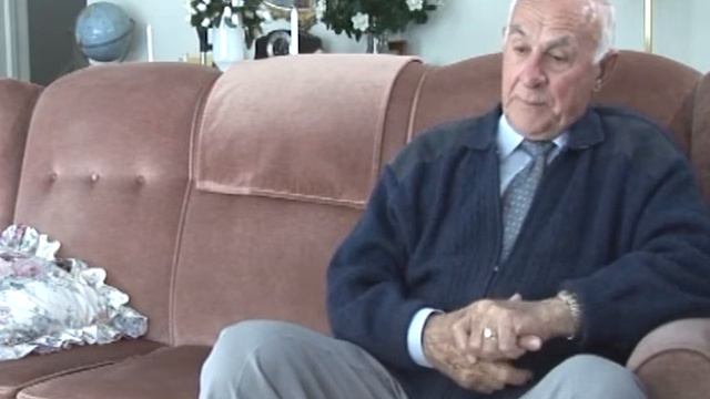 Ron Barker - Chemical Warfare Pilot (RAAF) смотреть онлайн