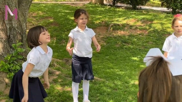 Песня "Мир, который нужен мне" - ученики 1 класса смотреть онлайн