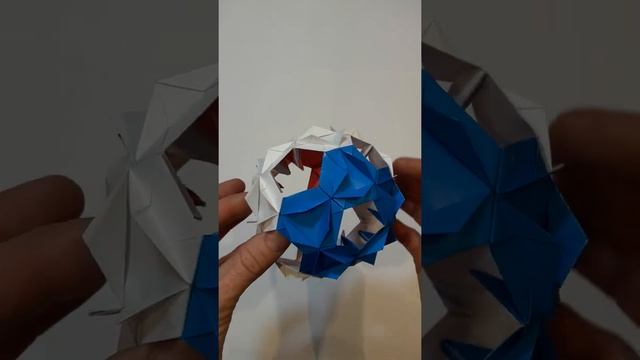 Кусудама Цветущая чайная роза (Алексей Жигулёв), Kusudama Blooming tea rose #Shorts смотреть онлайн
