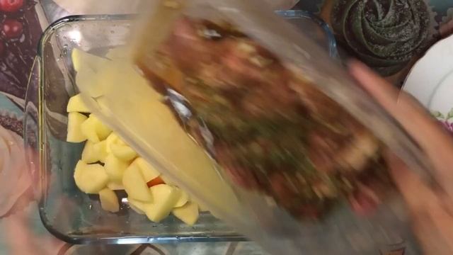 Обалденно вкусное яркое летнее блюдо. Как сделать Мясо с овощами просто и быстро.