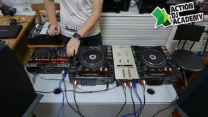 Как стать Диджеем.  Сведение трека на  вертушках Pioneer cdj-1000 | Dj Lum - Action Dj Academy
