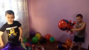 Детский праздник День Рождения! Лопаем шарики!