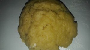 Песочный пирог с вишней и белками