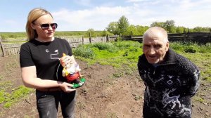 ДЕДУШКЕ МАТВЕЮ ПОМОГАЕТ КОМАНДА БЫТЬ ДОБРУ!!!