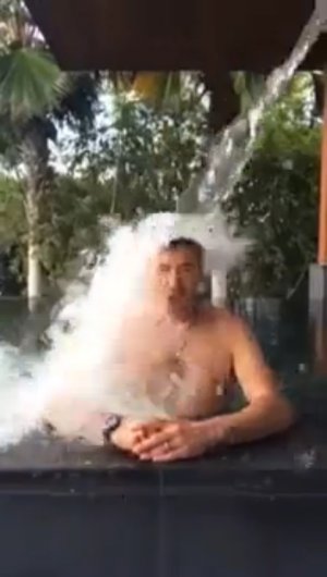  Robert Downey Jr. takes the Ice Bucket Challenge for ALS