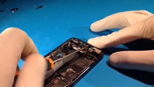 замена шлейфа кнопки включения  iPhone 5