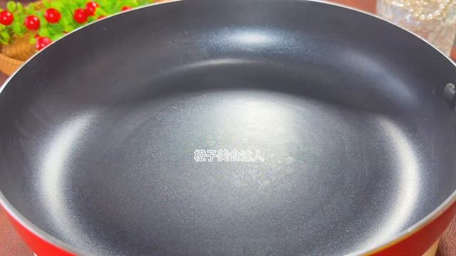 把猪肉和鸡蛋上锅蒸一蒸，连吃一个月都不腻，过年待客绝对有面子 смотреть онлайн