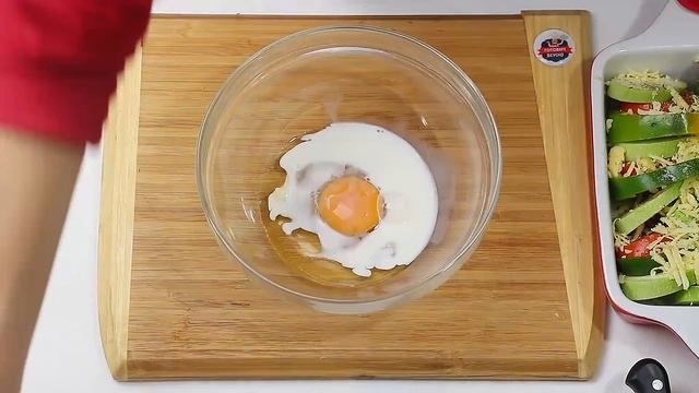 Кабачки запечёные с помидором и сыром