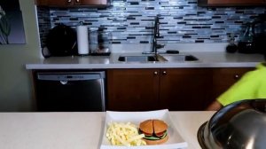 Хадил готовит мармелад для своего брата | Хайди и Зидан