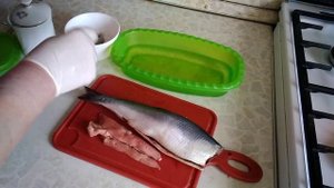 Как быстро и вкусно посолить селёдку
