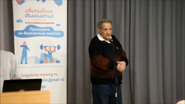 Владимир Наджаров исполняет стихотворение "Уходит наше поколение"