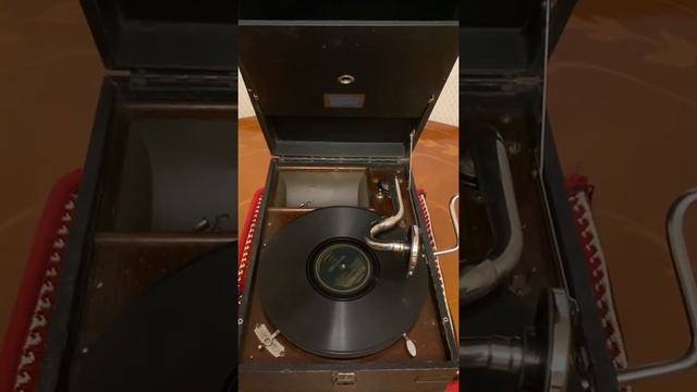 March of Homesickness ( Тоска по Родине) on the Gramophone смотреть онлайн