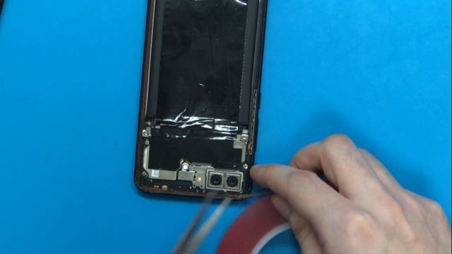 Замена задней крышки Honor 10 смотреть онлайн