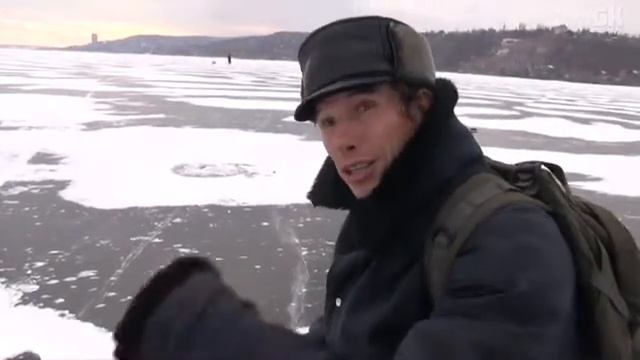 Провалившемуся под лед мужчине потребовалась помощь спасателей смотреть онлайн