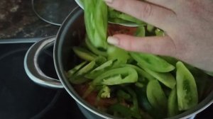 Рецепт будут выпрашивать все! Вкуснейшее лечо из зеленых помидоров, которые никто в нем не угадывае