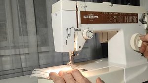 Швейная машинка Victoria 747