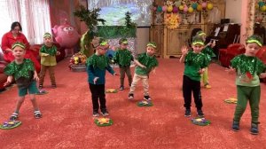 Танец лягушат. Группа №9 "Ягодки"