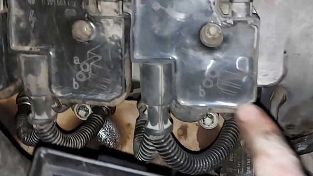 Замена прокладки клапанной крышки правой головки Мерседес W210 m112 V2.8 смотреть онлайн