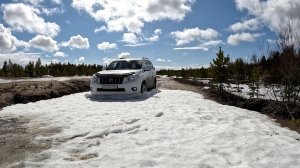Откапываем Прадо детской лопатой, Volvo  спасает из снежного плена