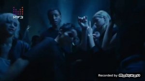 yves saint Laurent black opium аромат для женщин 2018 реклама