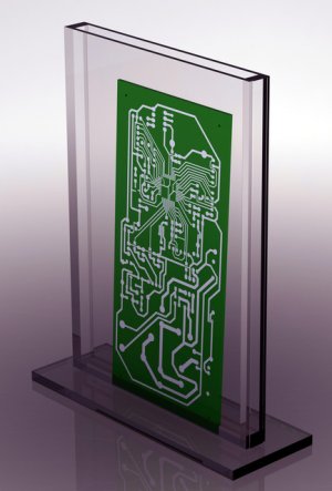 Кювета из оргстекла для травления печатных плат.