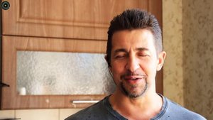 Как быстро накачать бицепс. Можно ли накачать руки в домашних условиях или лучше тренировка в gym ?