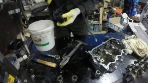 Разбор головки блока цилиндров лодочного мотора #honda40