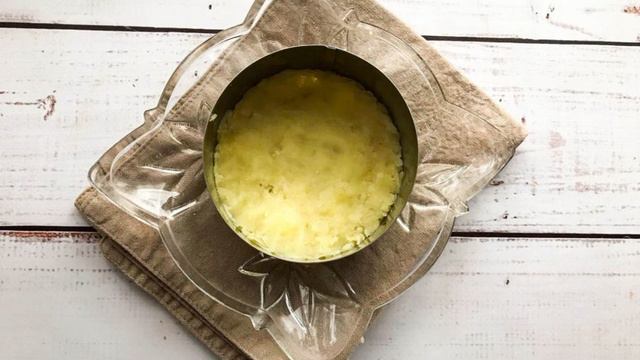 Слоеный салат с сардинами
