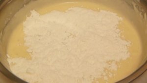 Заливной пирог с квашеной капустой и мясным фаршем