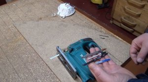 Два опасных момента при работе с электролобзиком.