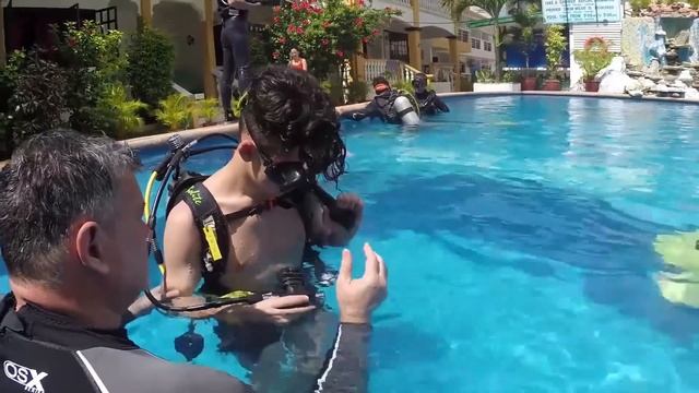 Филиппины, остров Миндоро, Сабанг, Дайв центр FunDivers смотреть онлайн