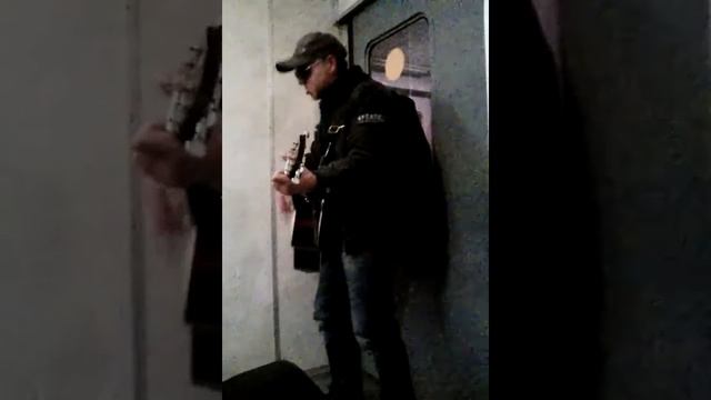 Певец в электричке смотреть онлайн