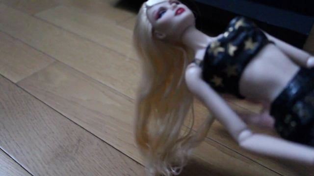 Кукла integrity toys - MINX (JAM AND THE HOLOGRAMS) смотреть онлайн