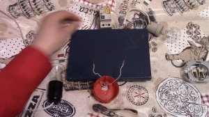 Электрика для начинающих 2 . Два провода торчат из стены . Что к ним подключить ?