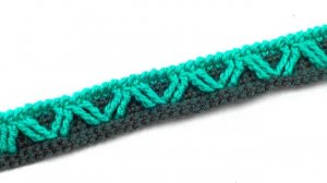 Кайма Зигзаг из рельефных столбиков   Border Zigzag from relief stitchs