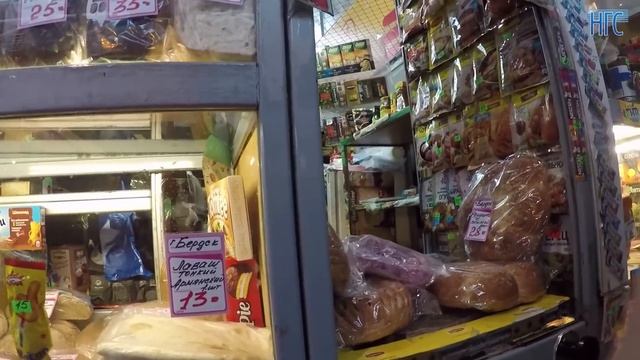 Продавец киоска со сладостями отказалась брать купюру в 2000 рублей в Новосибирске смотреть онлайн