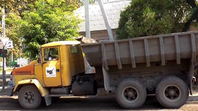 Запорожье. Ремонт дороги на улице Жуковского смотреть онлайн