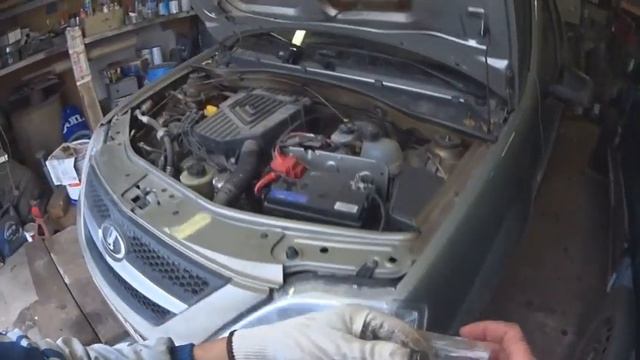 ЗАМЕНА МАСЛА в двигателе ЛАДА ЛАРГУС 1,6 8v, ДАЧА ЛОГАН, Shell Helix Ultra 5W 40 смотреть онлайн