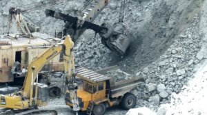 «ХОЛОДНО БЛИН» Карьерный БЕЛАЗ и Экскаватор ЭКГ-5А