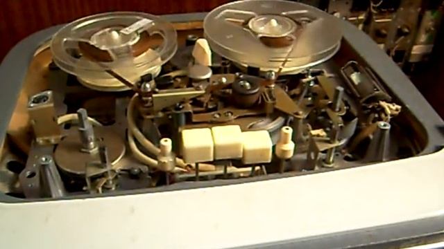 Ламповый магнитофон Комета МГ 201 смотреть онлайн