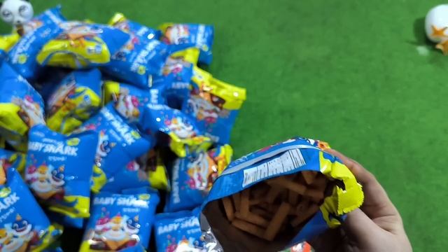 BANJIR GRAWA GRAWIL!!! UNBOXING SNACK BABY SHARK BIRU vs PINK смотреть онлайн