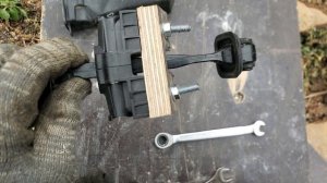 Доводчик-ограничитель двери от иномарки на Ваз