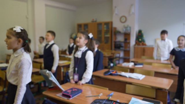 Флешмоб "С песней к Победе!". ГБОУ Школа №2087 "Открытие".