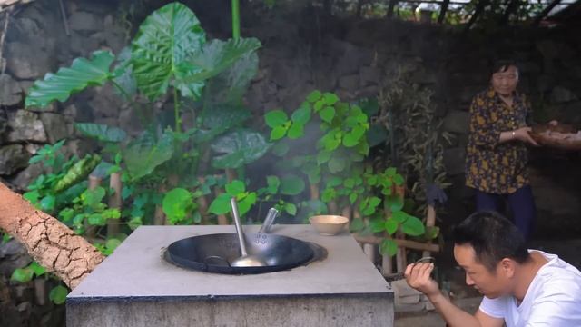5斤大鵝，老媽做“鐵鍋燉大鵝”，滿滿一大盆饞的直流口水｜Mukbang【鐵鍋視頻】
