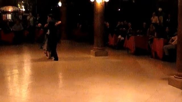 JIMENA y JUAN - 01 - Tango en LA IDEAL, Bs.As., 13-11-2010 смотреть онлайн