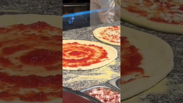 #pizza #pizza margherita #pizza live #italian pizzaiolo