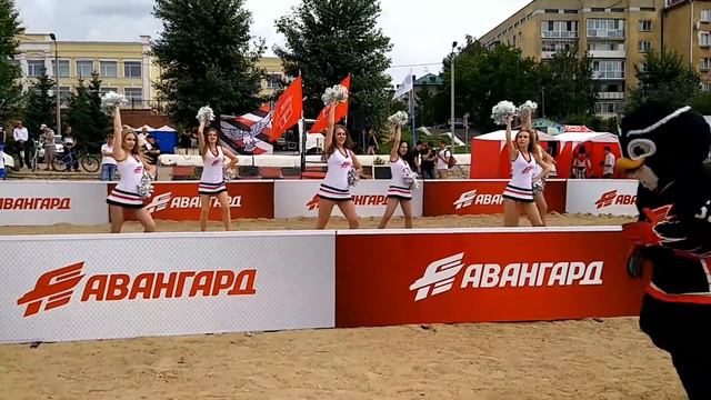 Лето, пляж, хоккей. смотреть онлайн